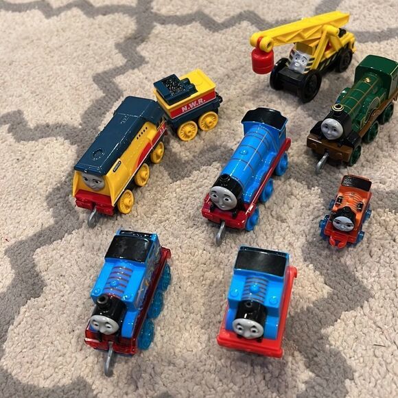 2018 Trackmaster Thomas Train Push Along Diecast LOT of 8 one mini one magnetic - Picture 2 of 6